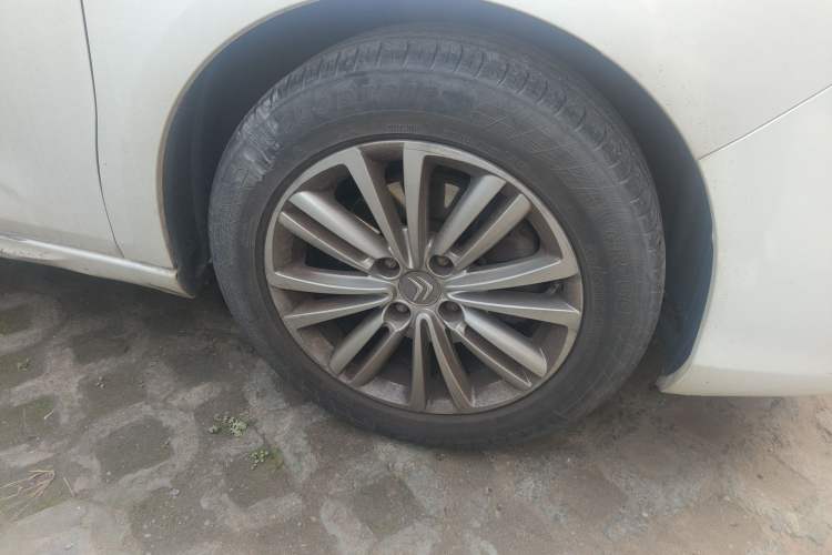 Used Citroen C4L 2015 1.2T Automatic Luxury Edition Right Front Wheel Hub