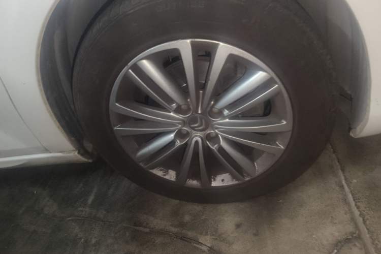 Used Citroen C4L 2015 1.8L Automatic Luxury Edition Right Front Wheel Hub