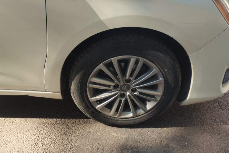 Used Citroen C4L 2015 1.2T Automatic Luxury Edition Right Front Wheel Hub