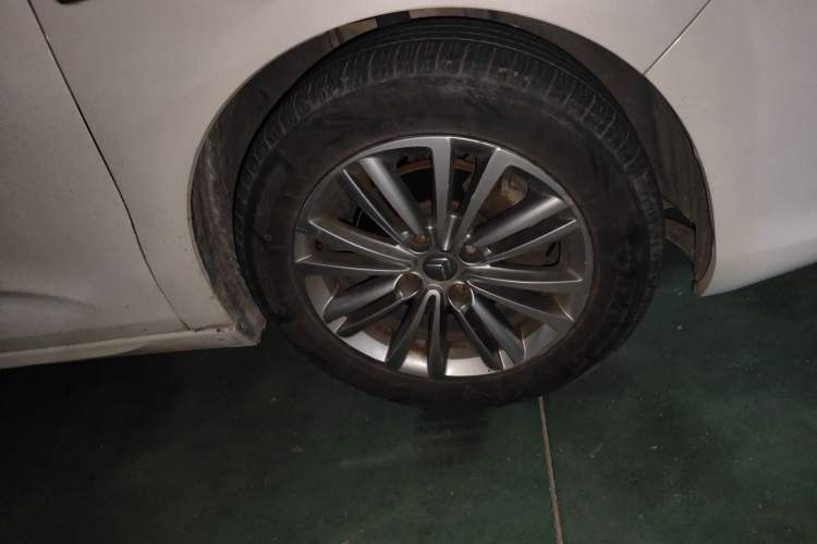 Used Citroen C4L 2015 1.8L Automatic Prestige Edition Right Front Wheel Hub