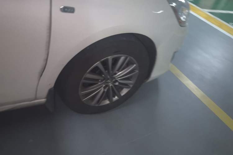 Used Citroen C4L 2015 1.8L Automatic Luxury Edition Right Front Wheel Hub