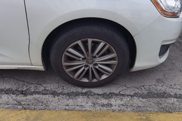 Used Citroen C4L 2015 1.8L Automatic Luxury Edition Right Front Wheel Hub