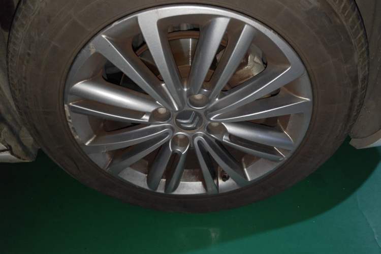 Used Citroen C4L 2015 1.2T Automatic Prestige Edition Right Front Wheel Hub