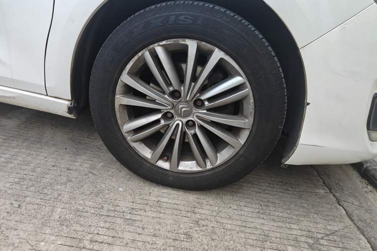 Used Citroen C4L 2015 1.8L Automatic Prestige Edition Right Front Wheel Hub