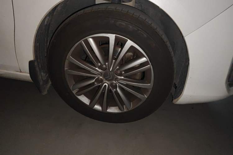 Used Citroen C4L 2015 1.8L Automatic Luxury Edition Right Front Wheel Hub