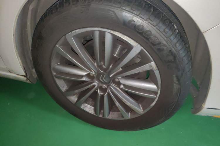 Used Citroen C4L 2015 1.8L Automatic Leading Edition Right Front Wheel Hub