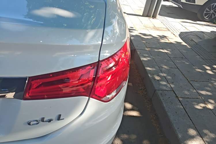 Used Citroen C4L 2015 1.8L Automatic Luxury Edition Right Rear Taillight