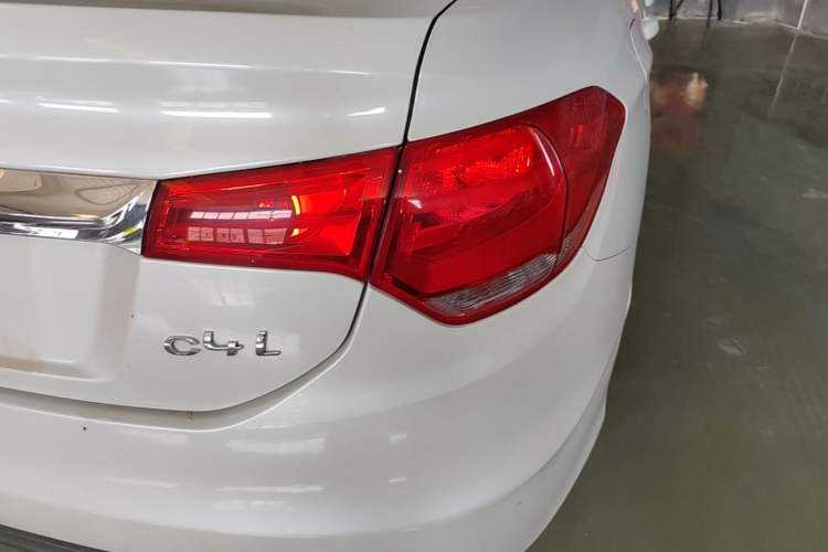Used Citroen C4L 2015 1.8L Automatic Luxury Edition Right Rear Taillight