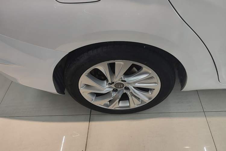 Used Citroen C4L 2015 1.6T Automatic Prestige Edition Right Rear Wheel Hub