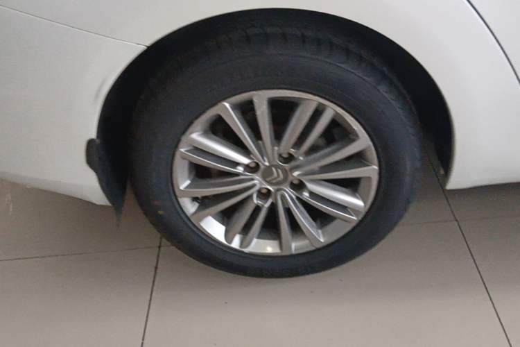 Used Citroen C4L 2015 1.8L Automatic Luxury Edition Right Rear Wheel Hub