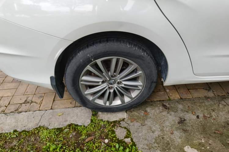 Used Citroen C4L 2015 1.2T Automatic Luxury Edition Right Rear Wheel Hub