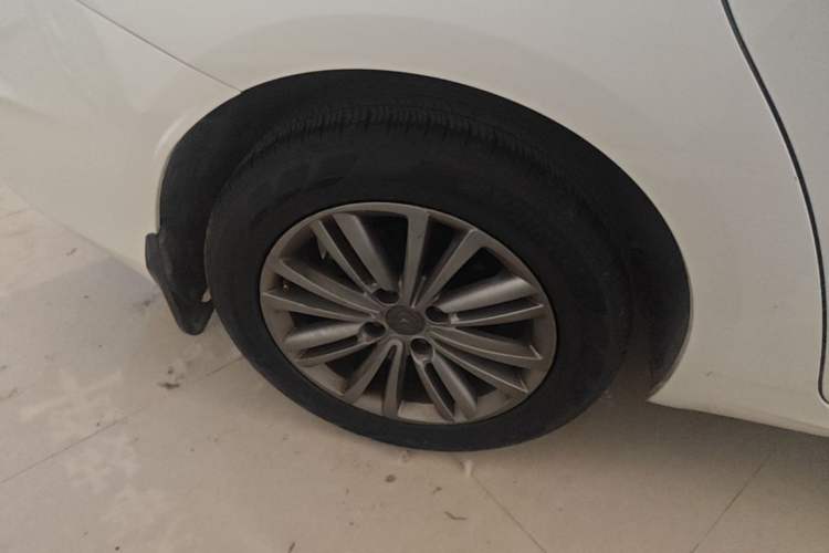 Used Citroen C4L 2015 1.8L Automatic Leading Edition Right Rear Wheel Hub