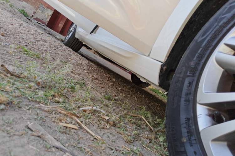 Used Citroen C4L 2015 1.2T Manual Luxury Edition Right Side Sill
