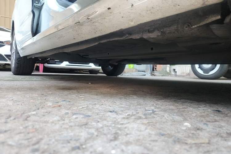 Used Citroen C4L 2015 1.2T Automatic Luxury Edition Right Side Sill