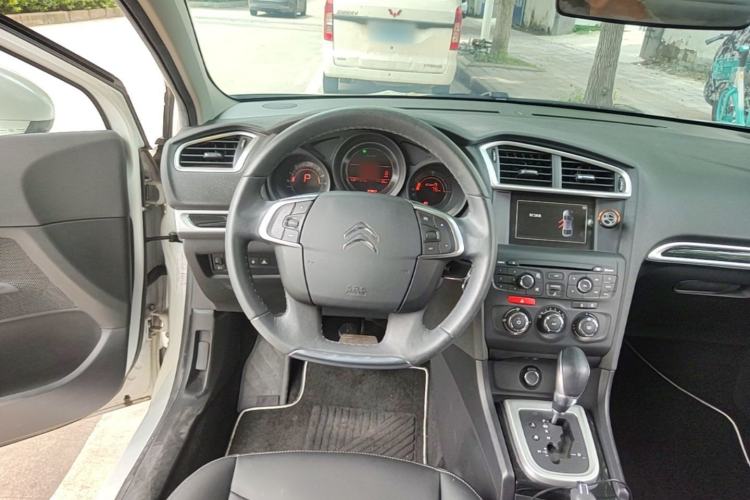 Used Citroen C4L 2015 1.2T Automatic Luxury Edition Steering Wheel