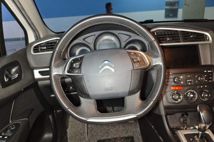 Used Citroen C4L 2015 1.2T Automatic Luxury Edition Steering Wheel