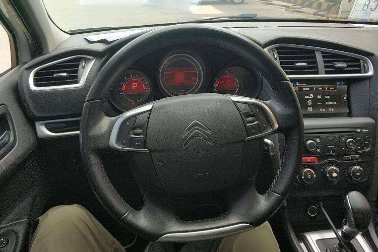 Used Citroen C4L 2015 1.2T Automatic Luxury Edition Steering Wheel