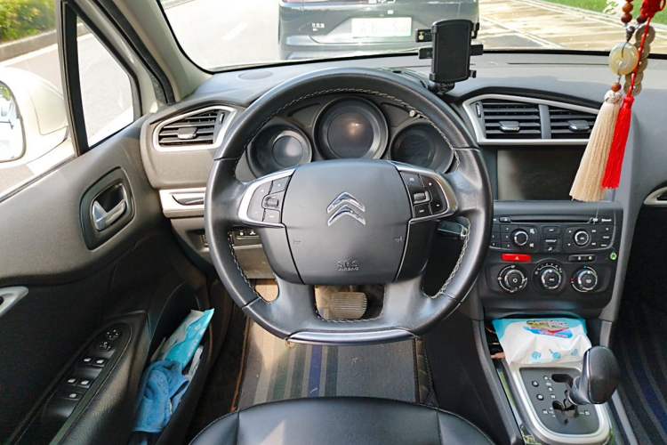 Used Citroen C4L 2015 1.2T Automatic Luxury Edition Steering Wheel