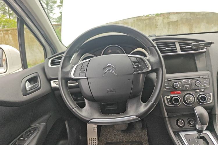 Used Citroen C4L 2015 1.8L Automatic Luxury Edition Steering Wheel