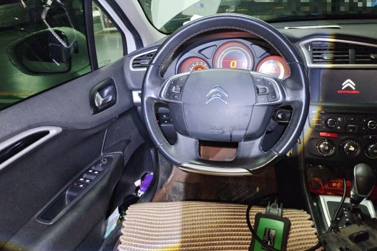 Used Citroen C4L 2015 1.8L Automatic Luxury Edition Steering Wheel