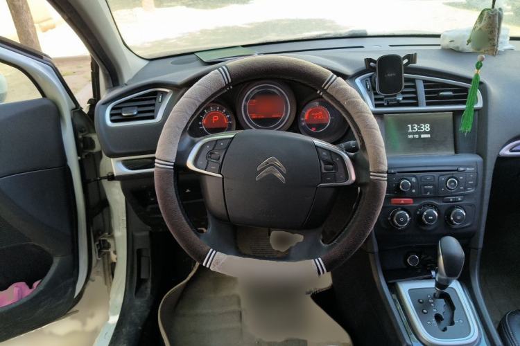 Used Citroen C4L 2015 1.8L Automatic Luxury Edition Steering Wheel