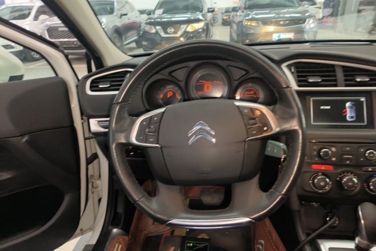 Used Citroen C4L 2015 1.8L Automatic Luxury Edition Steering Wheel
