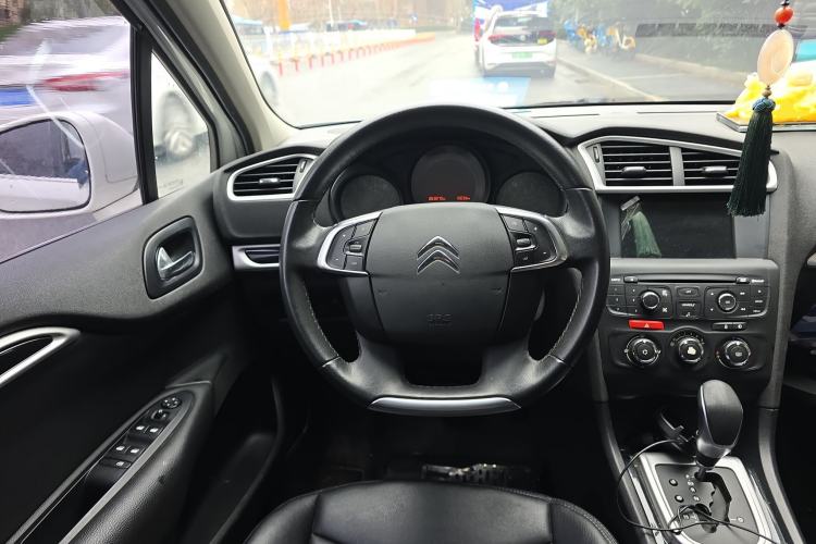 Used Citroen C4L 2015 1.8L Automatic Luxury Edition Steering Wheel