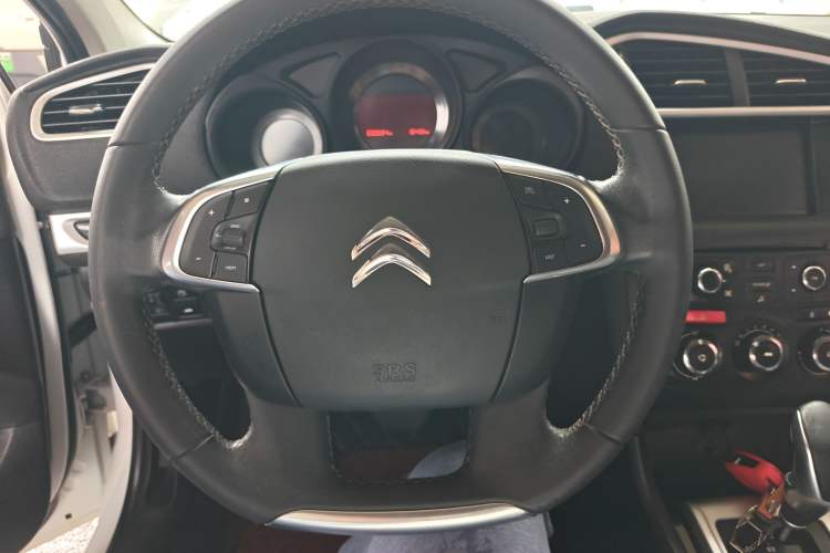 Used Citroen C4L 2015 1.8L Automatic Luxury Edition Steering Wheel
