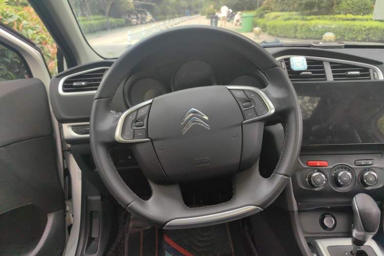 Used Citroen C4L 2015 1.8L Automatic Luxury Edition Steering Wheel