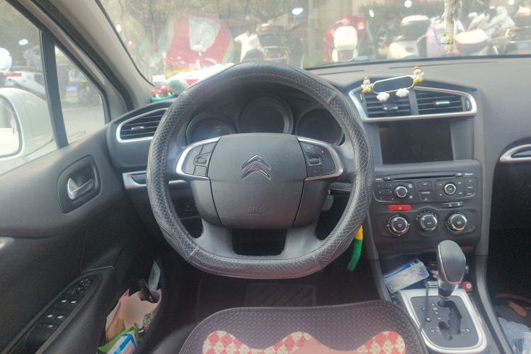 Used Citroen C4L 2015 1.2T Automatic Luxury Edition Steering Wheel