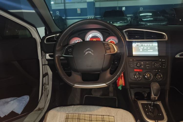 Used Citroen C4L 2015 1.8L Automatic Luxury Edition Steering Wheel