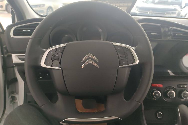 Used Citroen C4L 2015 1.2T Automatic Luxury Edition Steering Wheel