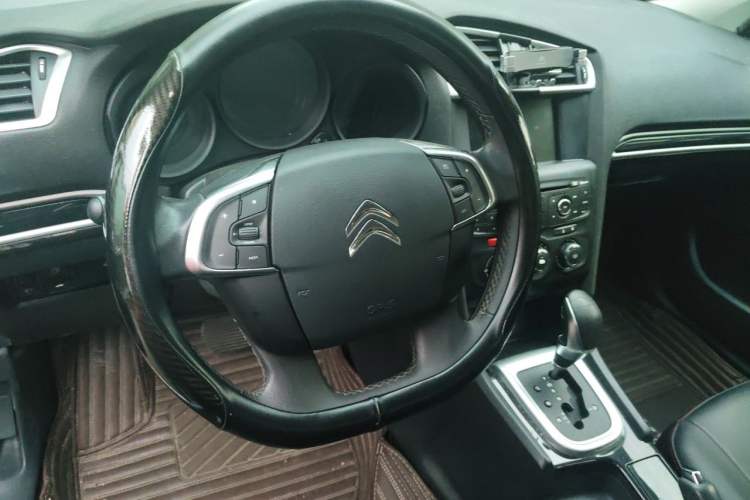 Used Citroen C4L 2015 1.8L Automatic Luxury Edition Steering Wheel