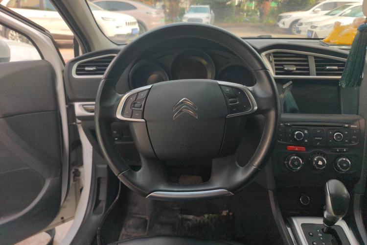 Used Citroen C4L 2015 1.8L Automatic Luxury Edition Steering Wheel
