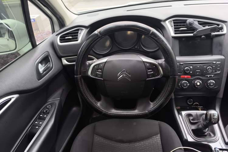 Used Citroen C4L 2015 1.2T Manual Luxury Edition Steering Wheel