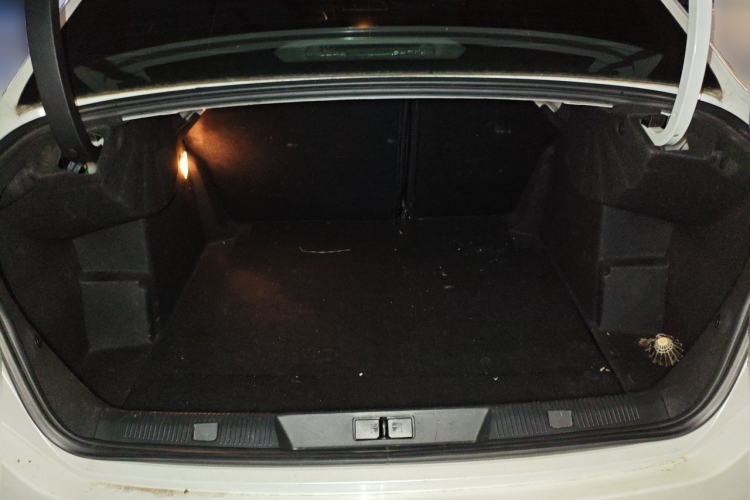 Used Citroen C4L 2015 1.2T Automatic Luxury Edition Trunk