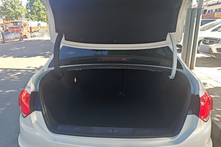Used Citroen C4L 2015 1.8L Automatic Luxury Edition Trunk