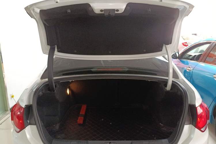 Used Citroen C4L 2015 1.8L Automatic Luxury Edition Trunk