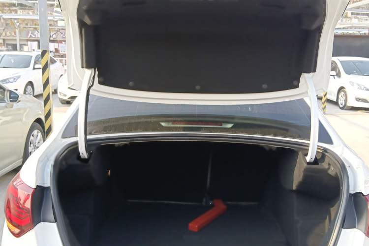 Used Citroen C4L 2015 1.8L Manual Leading Edition Trunk