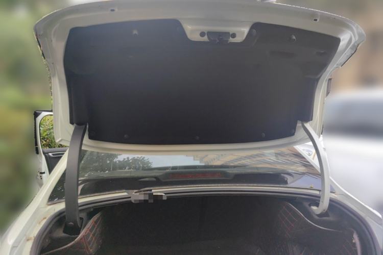 Used Citroen C4L 2015 1.8L Automatic Luxury Edition Trunk