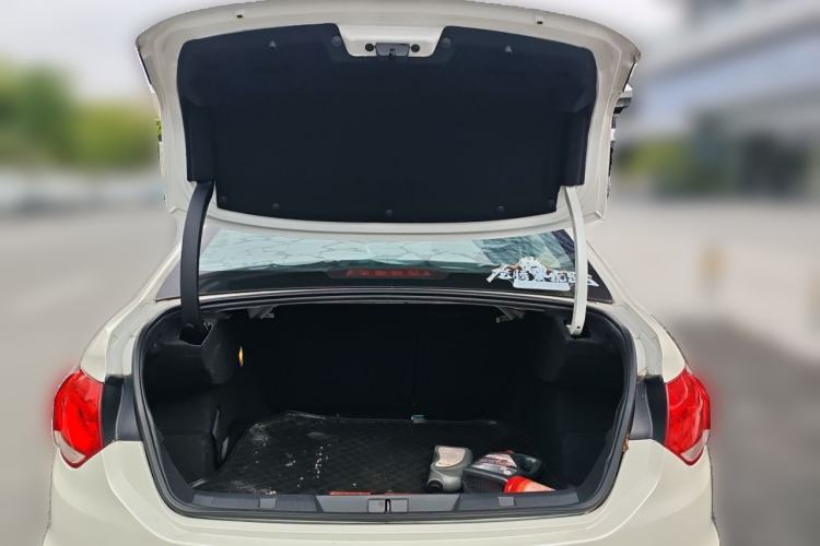 Used Citroen C4L 2015 1.8L Automatic Luxury Edition Trunk