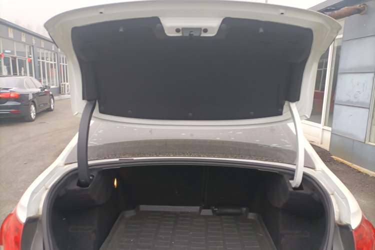 Used Citroen C4L 2015 1.2T Automatic Prestige Edition Trunk