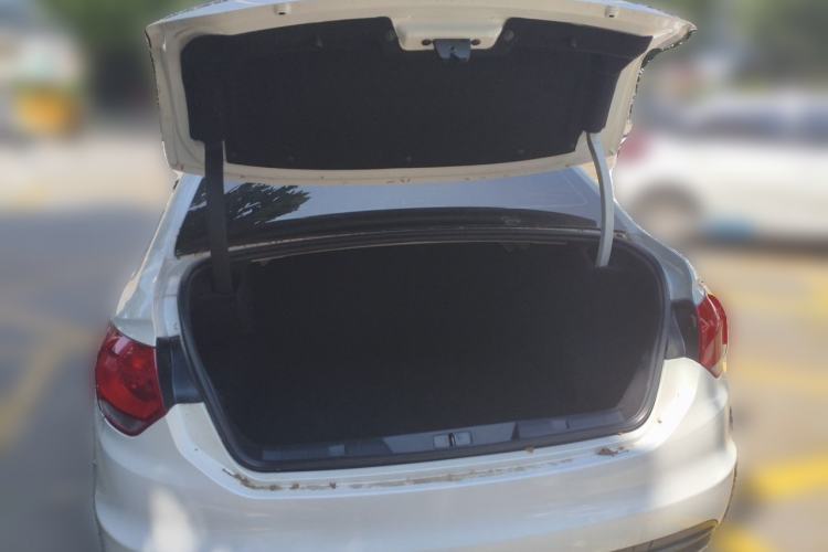 Used Citroen C4L 2015 1.8L Automatic Luxury Edition Trunk