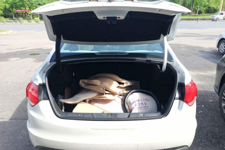 Used Citroen C4L 2015 1.8L Automatic Leading Edition Trunk