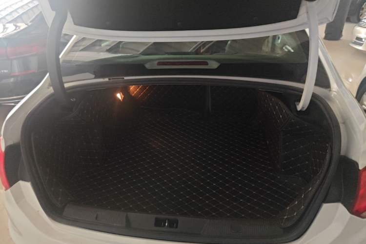 Used Citroen C4L 2015 1.8L Automatic Leading Edition Trunk