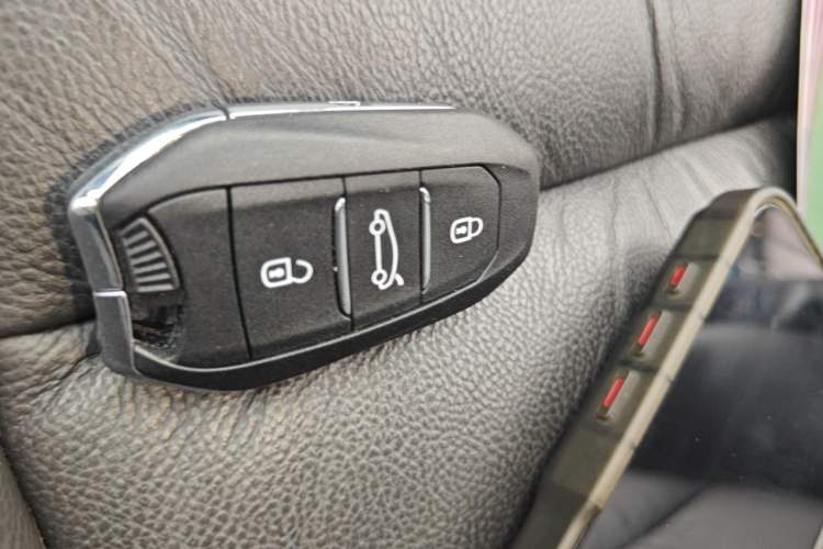 Used Citroen C4L 2015 1.8L Automatic Luxury Edition Vehicle Key