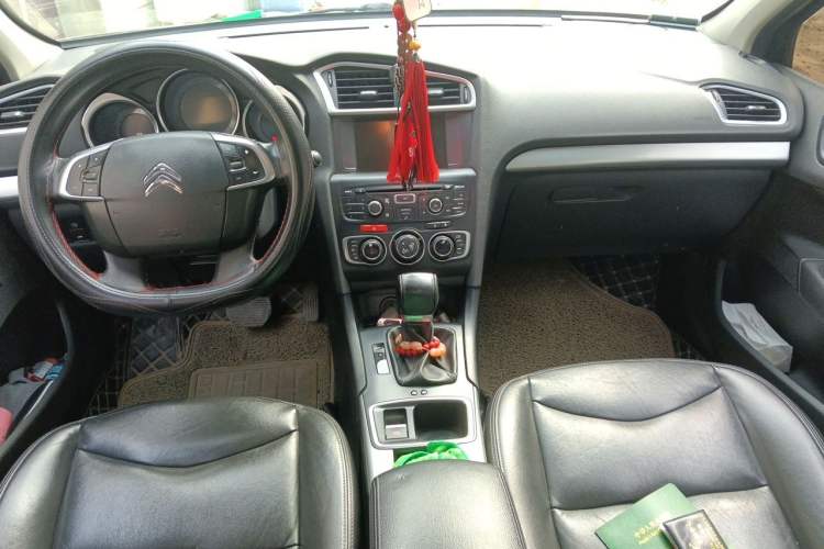 Used Citroen C4L 2016 1.2T Automatic Elite Model Center Console
