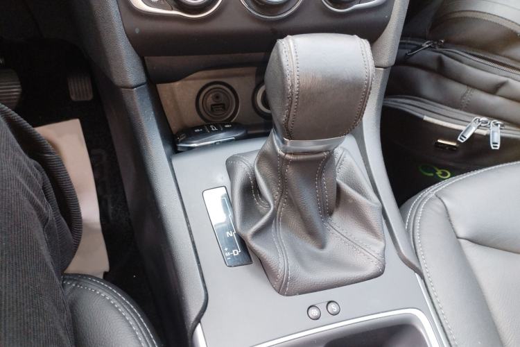 Used Citroen C4L 2016 1.6T Automatic Elite Model Gear Lever