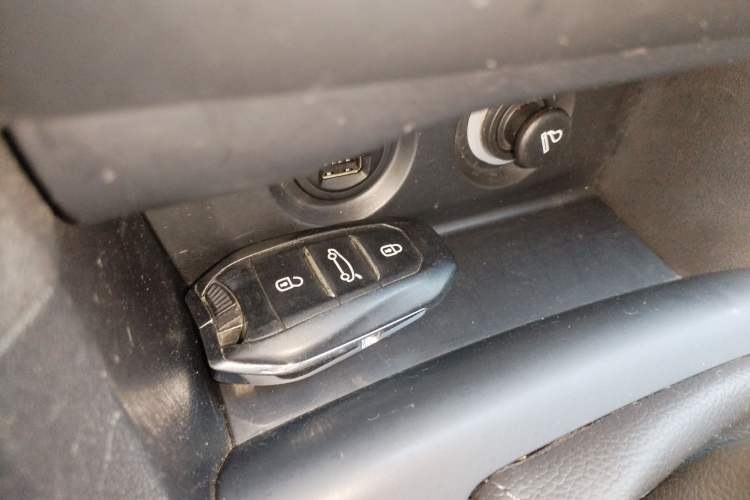Used Citroen C4L 2016 1.6T Automatic Elite Model Interior 1