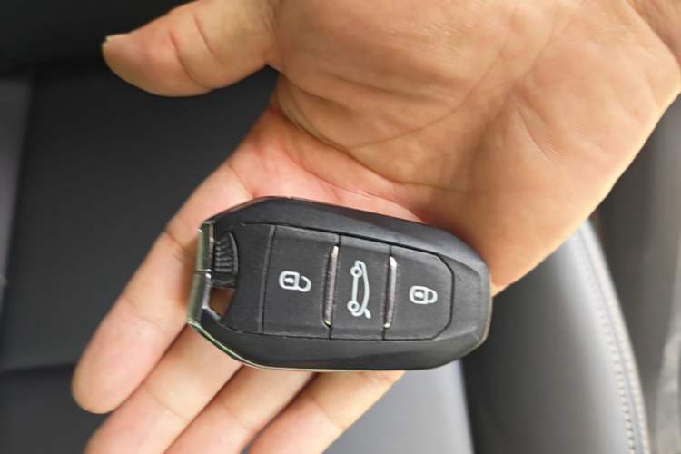 Used Citroen C4L 2016 1.2T Automatic Leading Model Vehicle Key